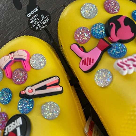 Customize crocs - Picture 3 of 4
